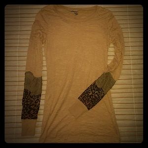 Long sleeve, burnout top